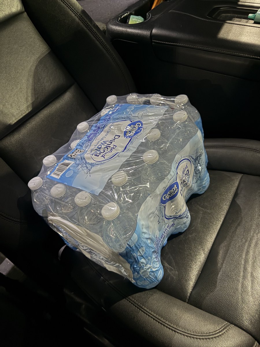 Let it be known, this is my first time EVER buying a case of water😭