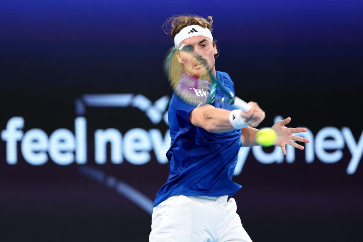 auratennispick's tweet photo. Dato curioso para el debut mañana en United Cup:Stefanos Tsitsipas llega con un sólido récord de 6-2 en singles en United Cup (incluyendo semis en 2023). Mañana abre Grecia vs Japón ante Shintaro Mochizuki en hard de Perth. ¿Extiende su gran historial? 🔥 https://t.co/qBv3WfdnXz