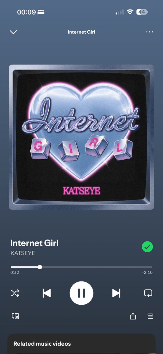 locketsc's tweet image. lowk doesn’t sound like them at all… #internetgirl #KATSEYE