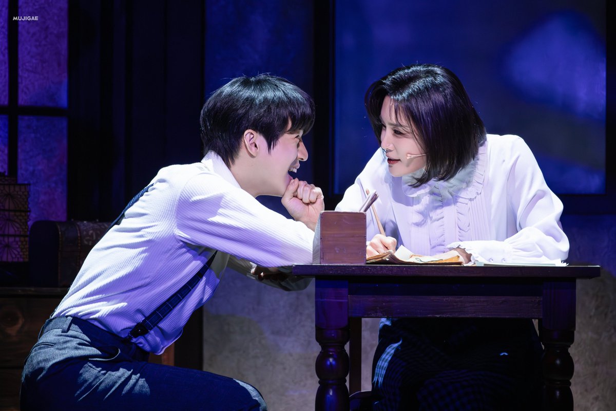 Mujigae_pic's tweet photo. 260101 뮤지컬 <팬레터> - 스페셜 커튼콜
M7. 거짓말이 아니야

정세훈 - 김리현 배우님
히카루 - 소정화 배우님 https://t.co/nkFseey7q7
