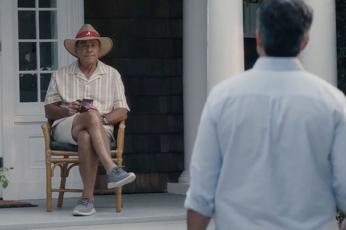 RealMichaelW's tweet image. What Kalen DeBoer sees when he gets off the plane in Tuscaloosa: