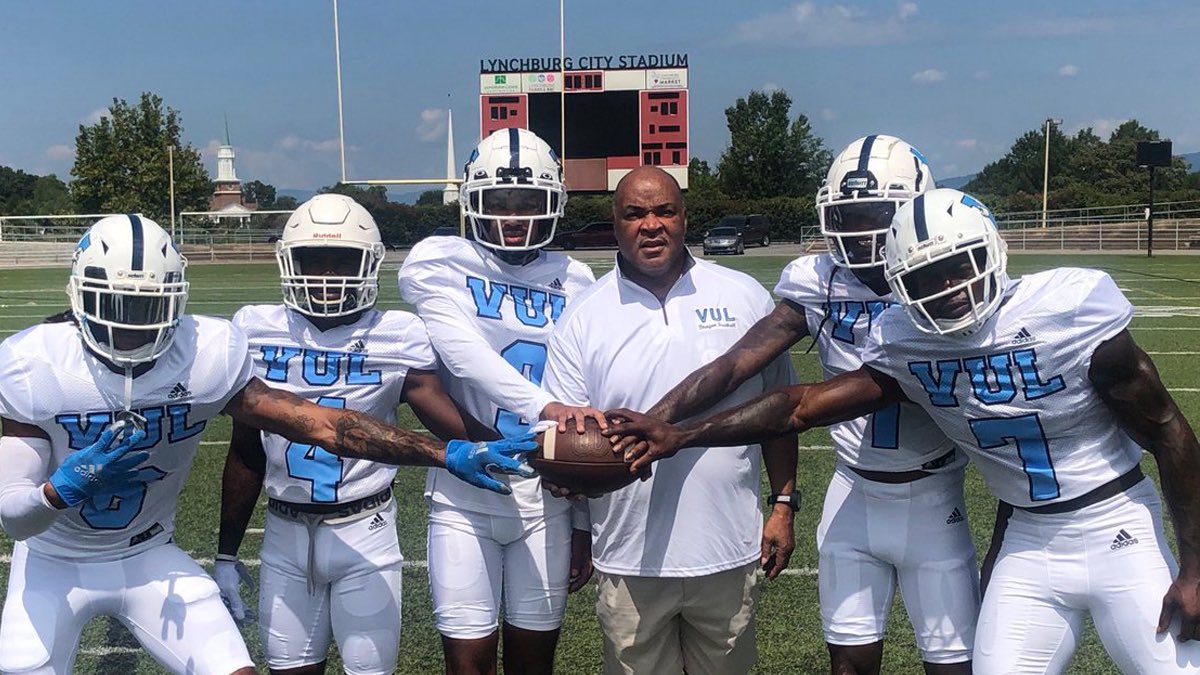 dariusss3x's tweet photo. After a great conversation with Coach Newman, I am proud to announce my first D2 offer from University of Virginia. @VULDragonsNews #AGTG🙏🏾✝️ #LLMOMO🕊️💔 https://t.co/MNW50aOXAg