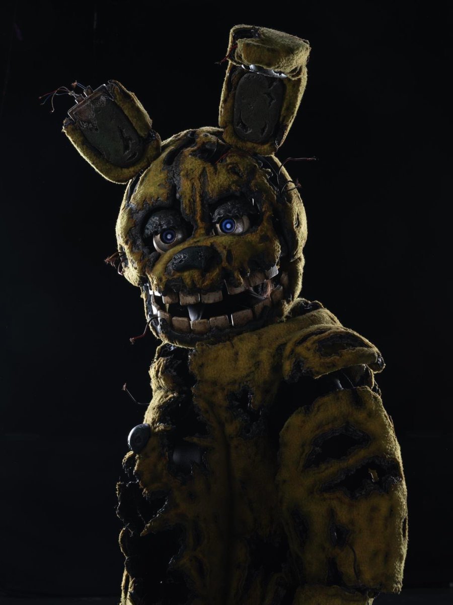 DeducerFNAF's tweet image. This Year...

The 'FIVE NIGHTS AT FREDDY'S 3' Movie Begins Filming!
Are you HYPED for it? 👀