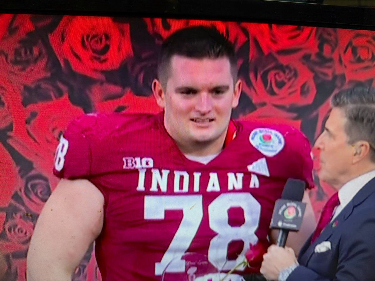 Josh_Frydman's tweet image. How cool is that?! Palos Heights native and Marist grad Pat Coogan and the Hoosiers O-line named MVP of the Rose Bowl!