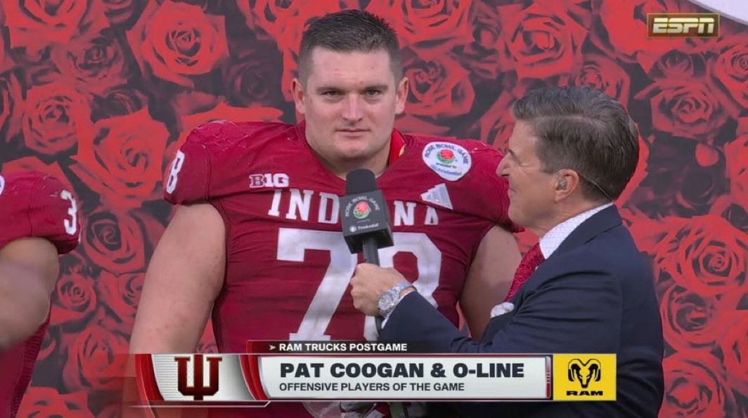 WeAreBigGuys's tweet image. Pat Coogan &amp;amp; the whole Hoosiers O-Line getting the Offensive MVP is awesome 👏