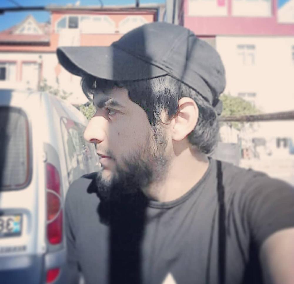 مكارم الأخلاق عند العرب عشرة، ١- الصدق ٢- الوفاء بالوعد ٣- الأمانة عند الائتمان ٤- مداراة الناس ٥- المكافئة بالصنائع (رد الجميل) ٦- إكرام الضيف ٧- حسن الجوار ٨- إغاثة الملهوف ٩- إجارة المستجير ١٠- الشجاعة والإقدام