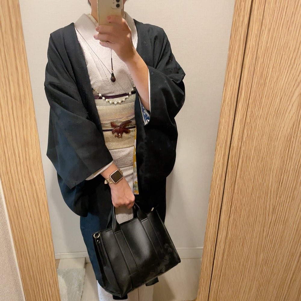 本日は親戚まわりにご挨拶と、初詣に。この袋帯、締めにくいけど好き♡