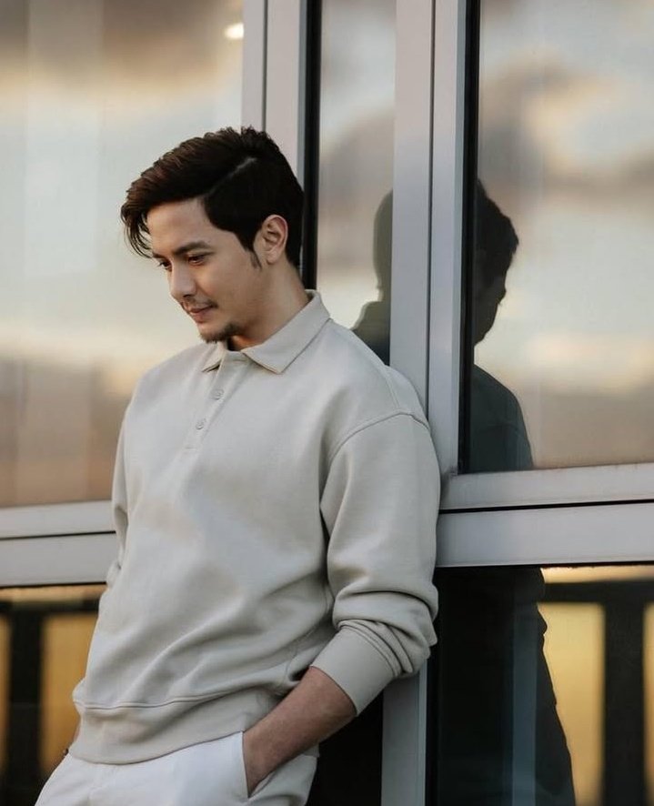 this world is so lucky to have you, and we're even luckier to be living in it with you.
forever grateful for your existence 💫

happy birthday <a href="/aldenrichards02/">Alden Richards</a>! love you 💙

#GlobALDENDay
#ALDENRichards
ALDENxATeam GlobalReady