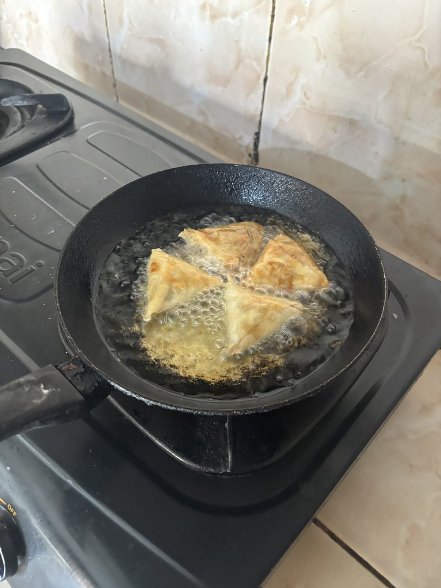 ital c🅰️ntik tweet media