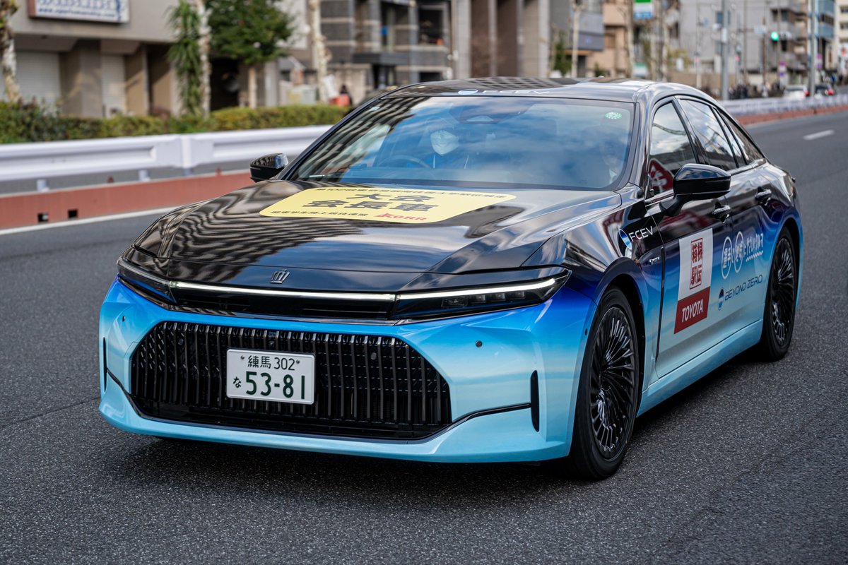 本日限定❣️¥49、999からの大幅値下げ‼️アナと雪の女王電動自動車日本未発売 KEN OKUYAMAがワンオフのスーパーカー「kode57 Enji」を披露