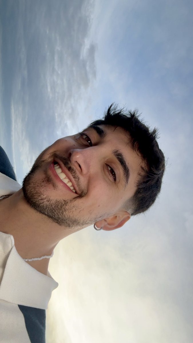 camiloferros's tweet image. 🦋🌸🌞