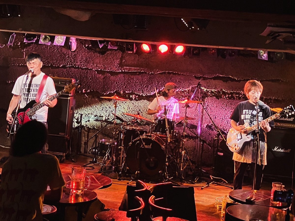 2026年あけましておめでとうございます。
今年もマイペースながらも、ライブをやらせていただきます。聞いてくれるみなさんが、メンバーが、ライブハウスが楽しんでくれるような、そんなライブを目指して。
よろしくお願いします！