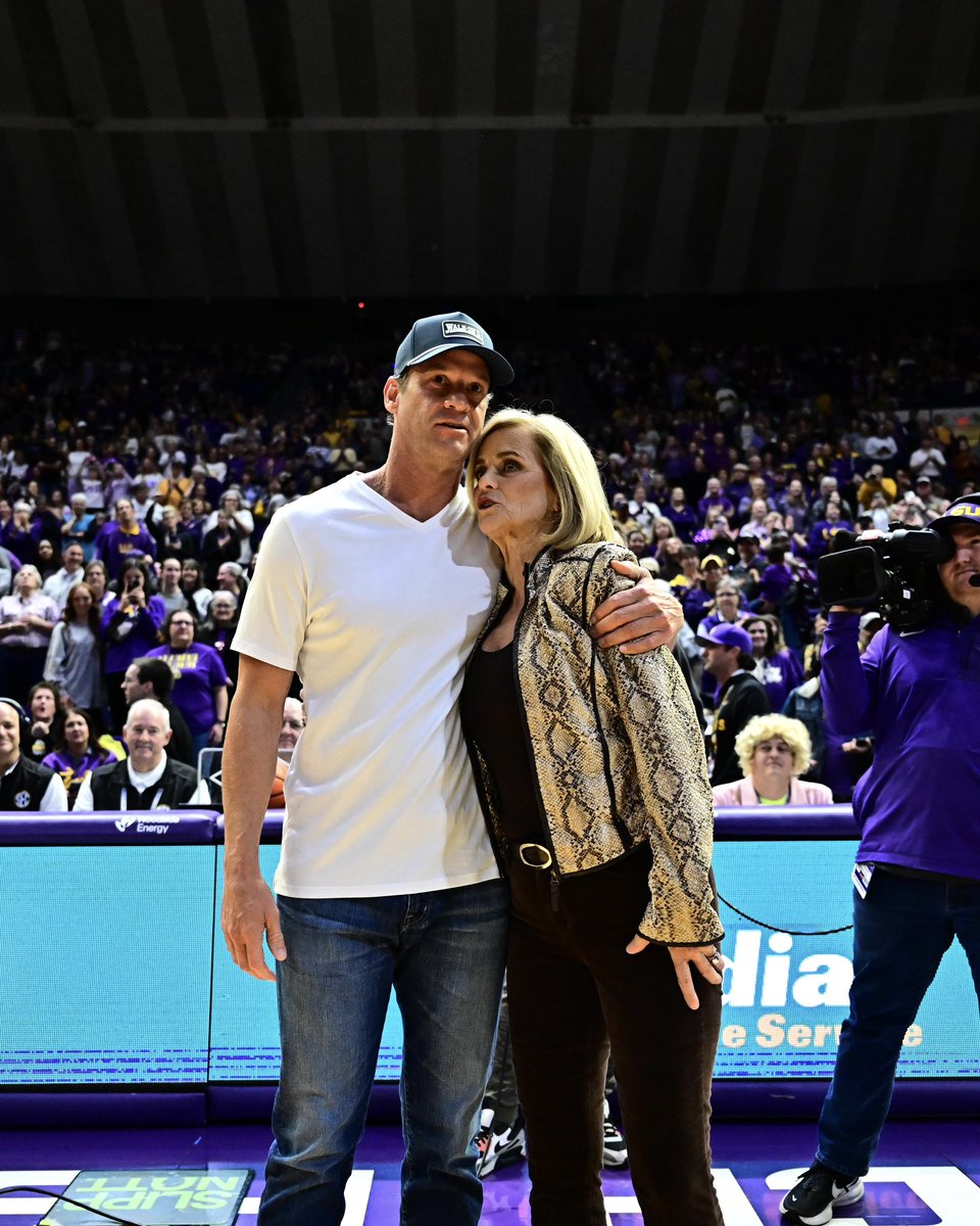 LSUwbkb's tweet image. Iconic Duo 🔥

@KimMulkey x @Lane_Kiffin