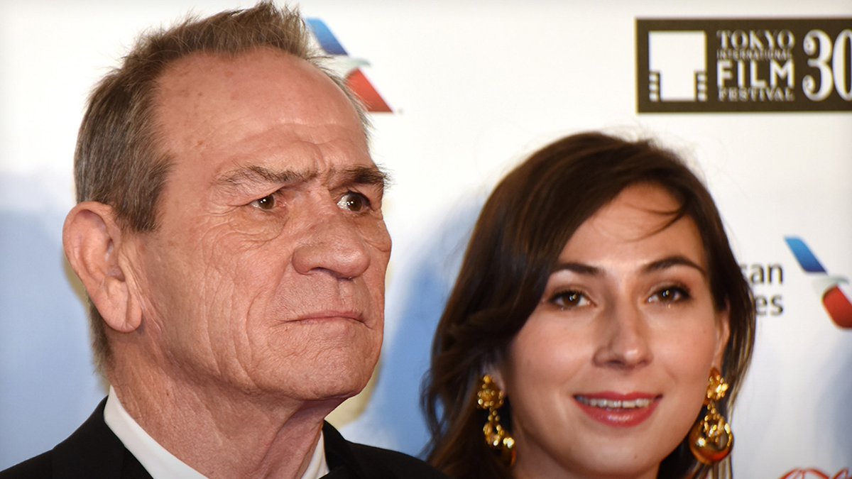 TMZ's tweet image. Tommy Lee Jones' daughter Victoria found dead at San Francisco hotel 💔🕊️ tmz.me/GoGegTy