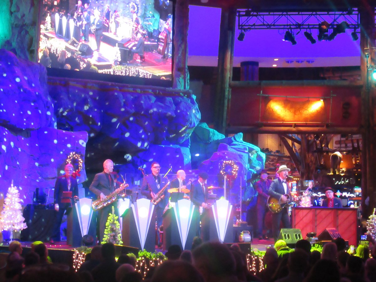 QOTDCT's tweet image. #RecentlyInCT / #RecentConcertsInCT:
Big Bad Voodoo Daddy at @MoheganSun's #WolfDen, 12/20/2025,
the group's second night of two in a row there