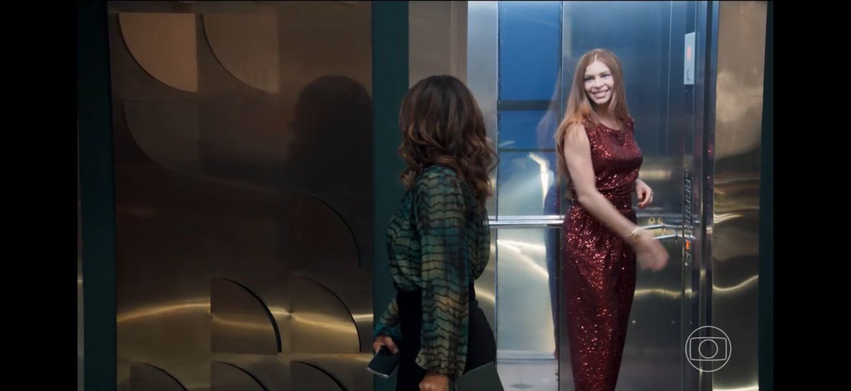 dadacoelho's tweet image. Arminda e eu tamo aproveitando a merma  promoção.

Valeu muito, Grazi Massafera rs 

#trêsgraças