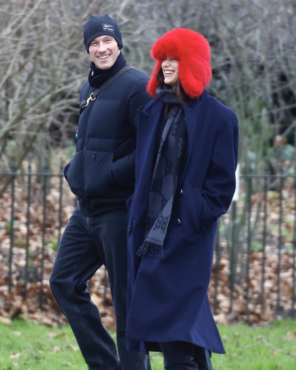 i have a theory dua lipa and callum turner actually live in a 2000s romcom