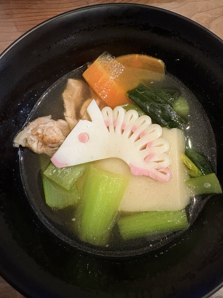 お椀を開けたら中に馬がいました

今年もよろしくお願いします