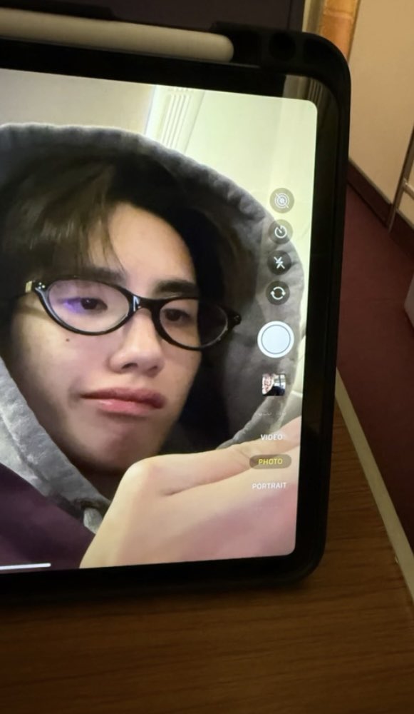 แว่นมานี่มา