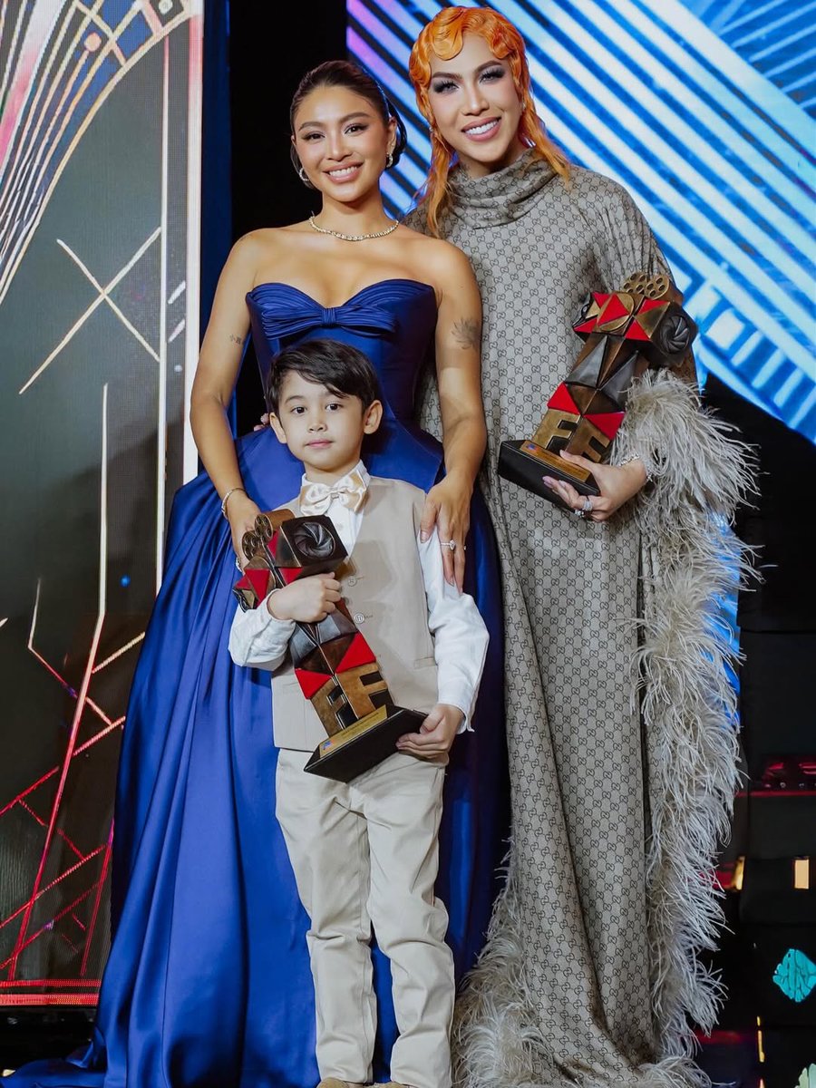 ViFeelings's tweet image. And this is why you need to watch Call Me Mother, yes don't miss on Call Me Mother! Watch watch!

CMM NEW MOTHERING YEAR 
#ViceGanda | #CallMeMotherDay9