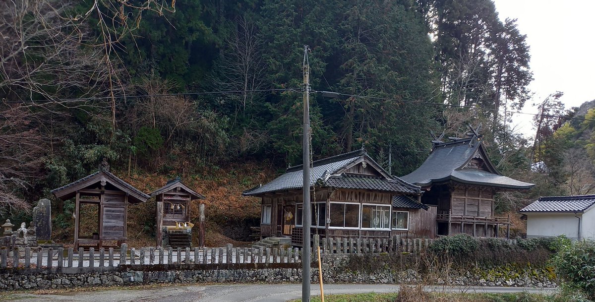 LQPyBNfronI16NJ's tweet photo. お雑煮を食べ、五社神社、木野山神社に初詣⛩️健康で過ごせますように🎋 https://t.co/BztPd019s3