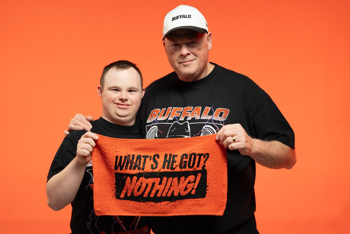 buffalogoco's tweet image. “WHAT’S HE GOT? NOTHING!”

A @NLLBandits classic made legendary by PA announcer Chris Swenson—and carried on by his son Brett, a beloved part of the Bandits family.

New Bandits-inspired design out now supporting Gigi’s Playhouse Buffalo. buffalogo.co/shop/buffalfg/…