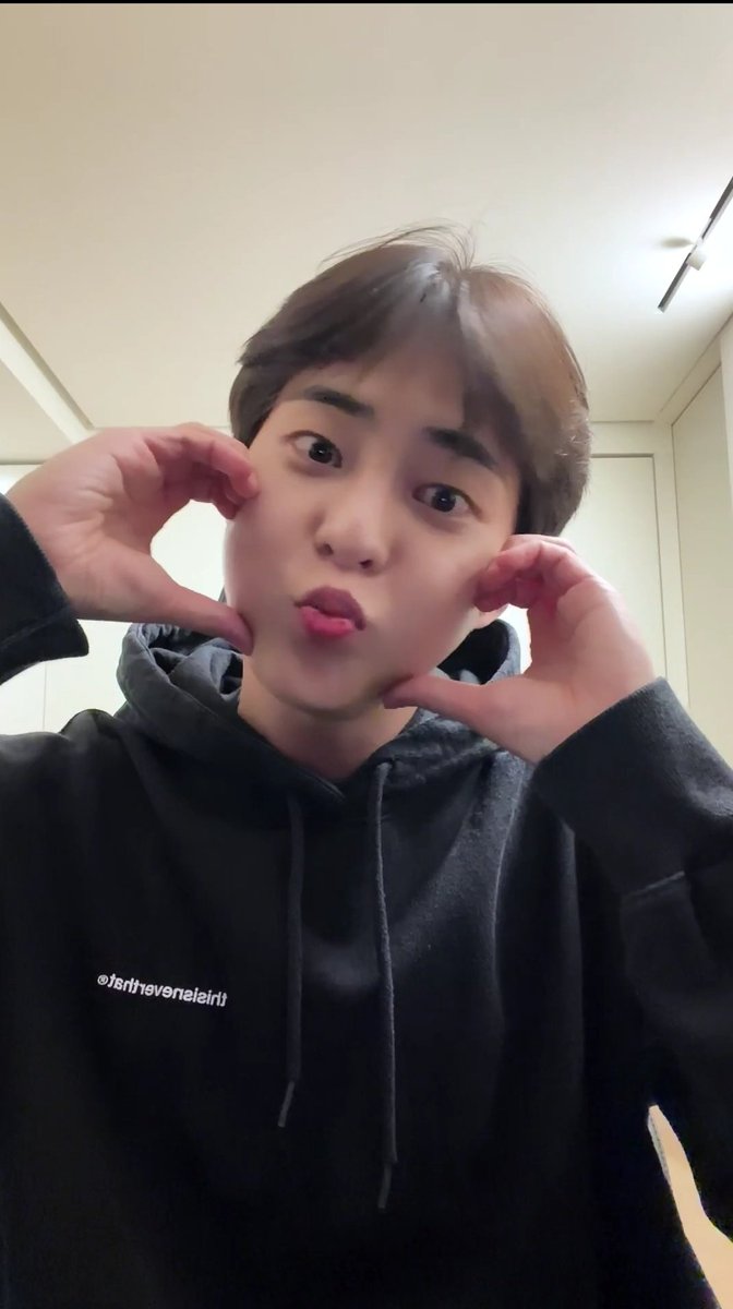 Gracy ni Xiumin โ๏ธ๐ฆโจ | ๐บ๐๐๐๐๐๐๐ ๐ฅ tweet media