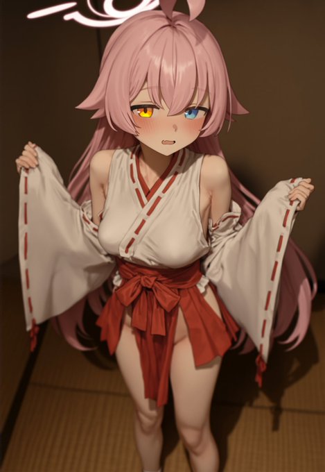 はくぎんさんの改造巫女衣装お借りしました!!
(下半身がちょっと違う感じになってしまった)
鼠径部フェチにはたまらんぜ……ホシノ…… 