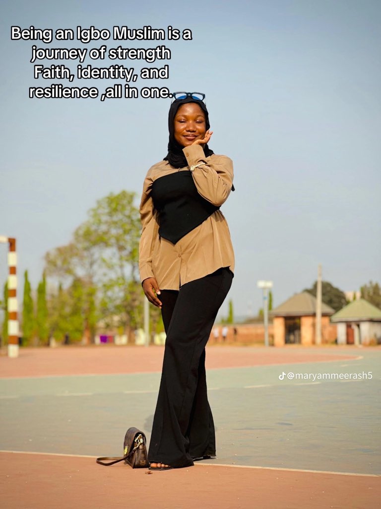 Ayoola770134's tweet image. Im meesrah
I’m igbo
Im a Muslim
Islam is ready to stay in Ibo land 
Where are my fellow Igbo Muslim
