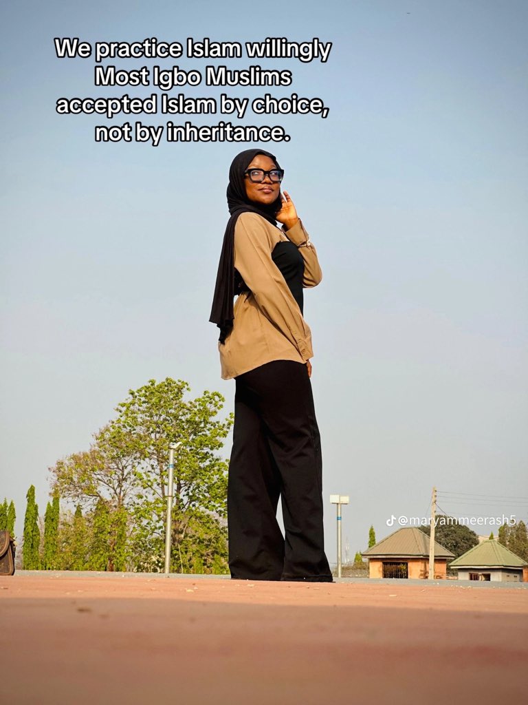 Ayoola770134's tweet image. Im meesrah
I’m igbo
Im a Muslim
Islam is ready to stay in Ibo land 
Where are my fellow Igbo Muslim
