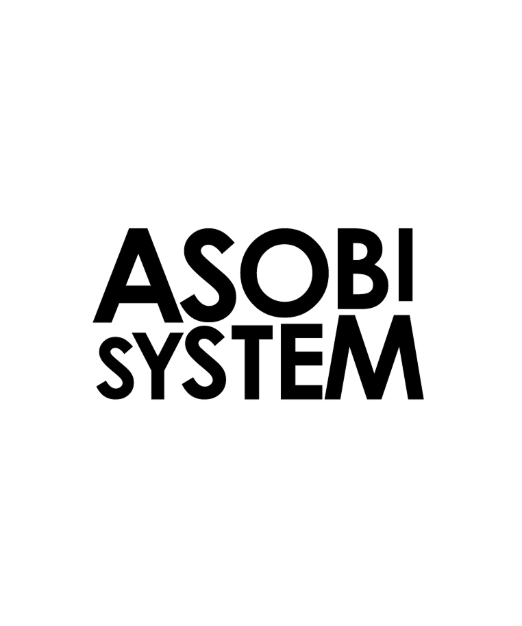 tadako_ai's tweet photo. ASOBI SYSTEMの『箱推し × 経済圏』戦略

今年の紅白では、
FRUITS ZIPPER・CANDY TUNEの2グループが、
同じ事務所（ASOBI SYSTEM）から出場した。

注目すべきは、
「ヒットが生まれやすい初期条件」を、
構造として量産している点。

❶ KAWAII LAB.という「箱」を先に作る
「原宿から世界へ」という世界観で、
まず“箱（共通世界観）”を作る。

❷ 各グループを個別に尖らせる
FRUITS ZIPPER / CANDY TUNE / SWEET STEADY / CUTIE STREET など、箱の上で各グループを分化させる。

▼この構造が生むメリット
・候補生を前座に出せて、デビュー前から顔を覚えてもらえる（デビュー直後に集客ゼロ、という事故を防げる）
・既存ファンの“箱推し”が自然に働く
・個別の尖りは❷で担保できる
・合同のライブ／商品など箱の経済圏���作れる

さらに言えば、ディズニーやサイバーエージェント（Abema）でも同じ構造が使われている。

■ディズニー
Disneyという巨大な箱の中で、
マーベル／スター・ウォーズ／ピクサーを横断展開。
IP同士が相互送客する経済圏を構築している。

■サイバーエージェント
Abema という箱の上に、
恋リア・バラエティ・スポーツなどの番組IPを量産。
箱内の回遊によってLTVを最大化している。

※扱うアセット（IP／番組／人）は違えど、
「先に箱を作り、回遊を前提に設計する」
という思想は共通。

横展開が上手い会社は、IPや人を増やす前に

①どんな箱を作るか
②どう回遊させるか
③どう再投資が起きるか
を先に設計している。

ASOBI SYSTEMの強さは、
才能に賭けるのではなく、才能が生き残る確率を構造で引き上げている点にある。