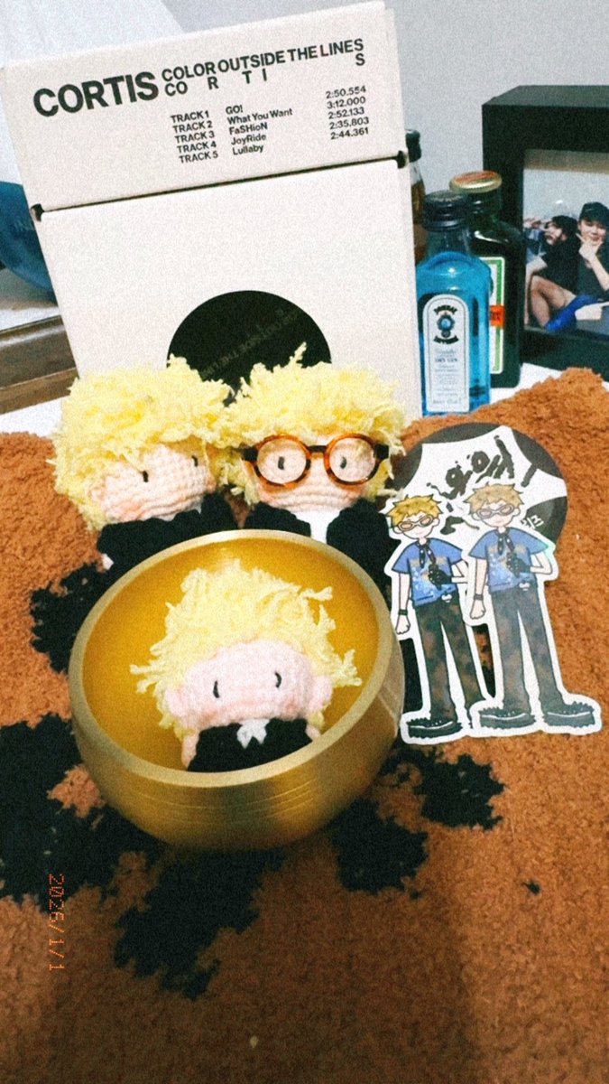 FishLin10's tweet image. 🖤20260110 金唱片應援🖤

最近阿姨我垂直入坑cortis馬丁，感謝 BON幫忙畫的腿比我命長的馬丁

找到我就可以領唷🤣