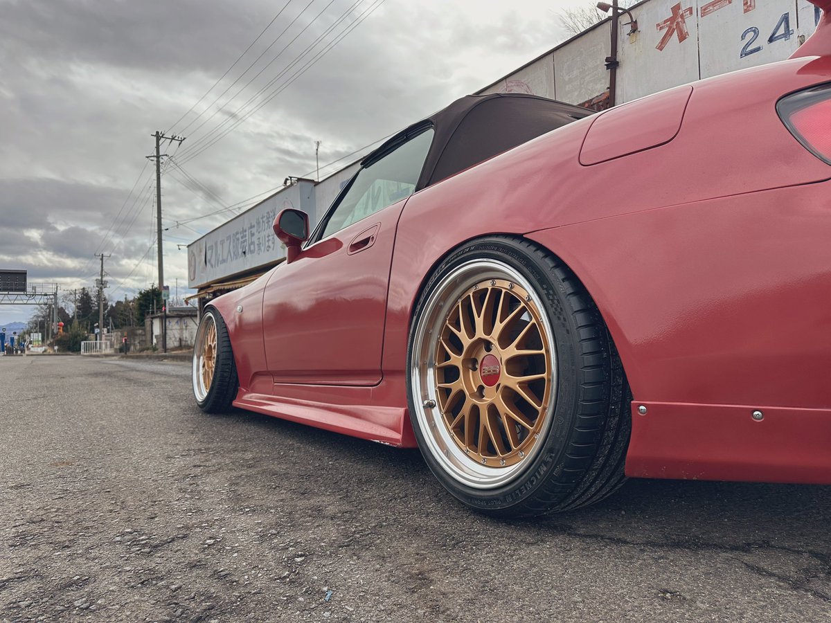 ap1_kuma_s2k's tweet photo. 新年早々にBrembo &amp; BBS &amp; MICHELINの3種の神器が揃いました🙆‍♂️🙆‍♂️🙆‍♂️
カッコ良すぎてため息出ました💨
今年はこの仕様で行きます👌👌👌 https://t.co/GK8JAQCG8g