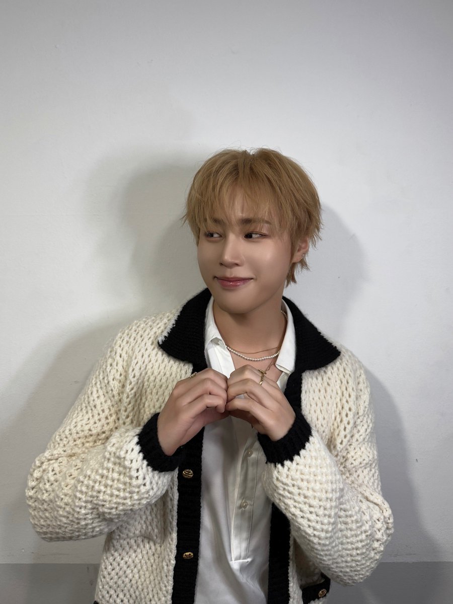 [#하성운] 🎁

하늘 어떻게 생각해?🫶

#HASUNGWOON