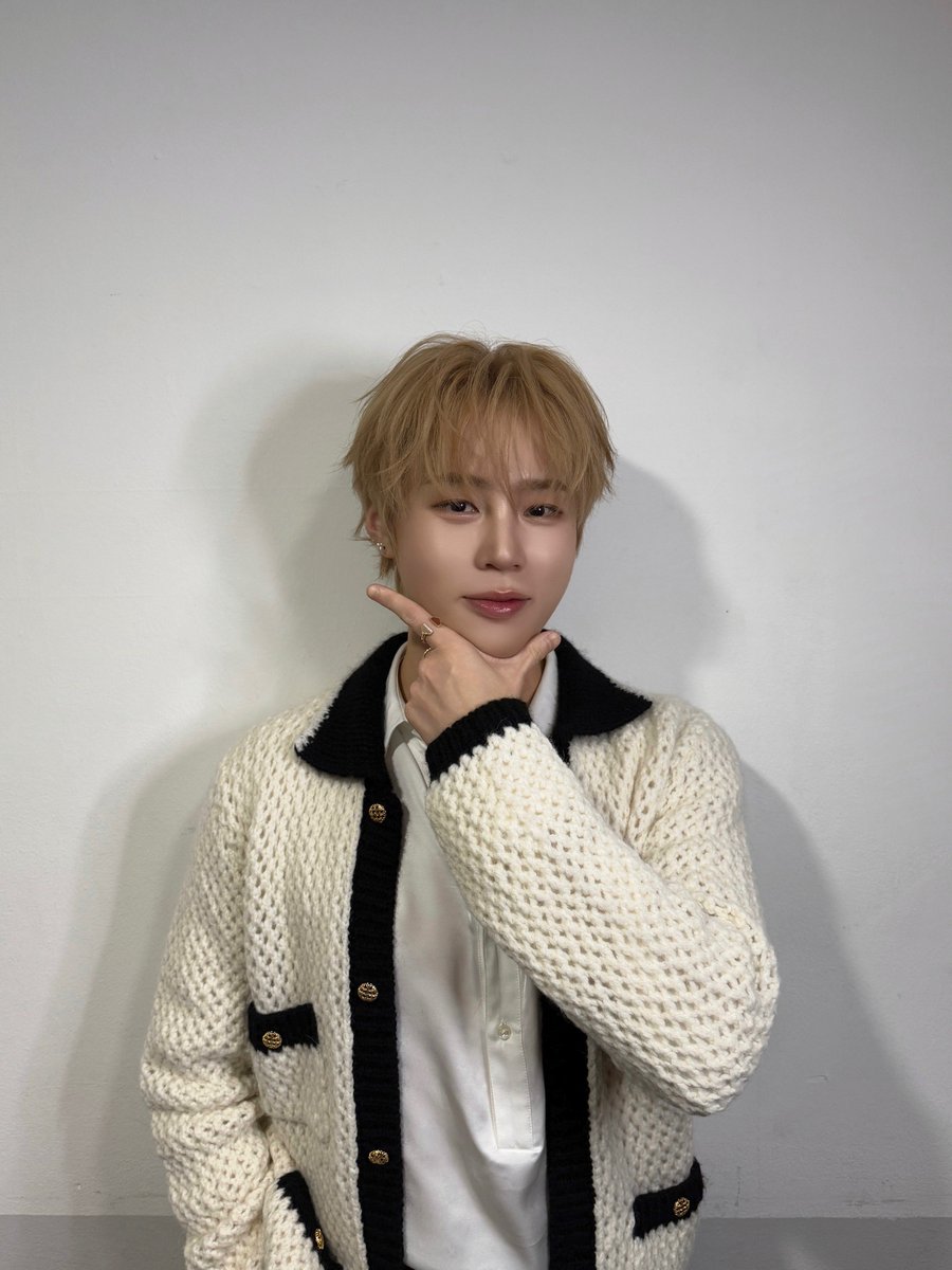 BPM_HSW's tweet image. [#하성운] 🎁

하늘 어떻게 생각해?🫶

#HASUNGWOON