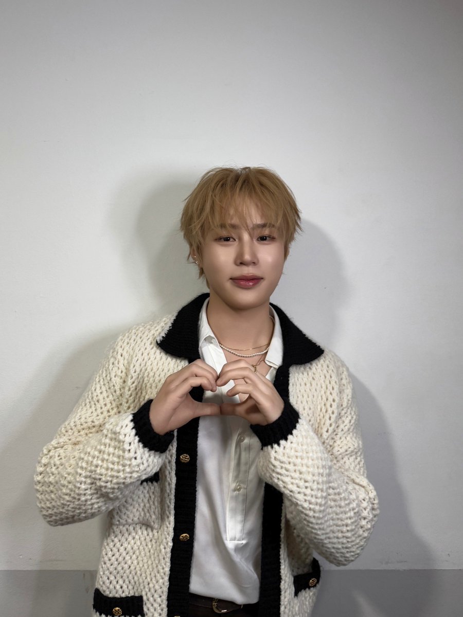 BPM_HSW's tweet image. [#하성운] 🎁

하늘 어떻게 생각해?🫶

#HASUNGWOON