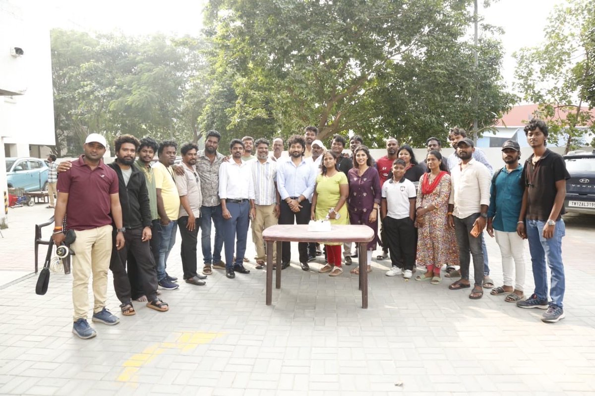 DoneChannel1's tweet photo. Bigg Boss @RVikraman’ movie filming got wrapped up ❤️Directed by Preeti Karikalan 🔥

@Sridhar_DOP @ajesh_ashok #GoldenGateStudios  #PreethiKarikalan @SureshChandraa @AbdulNassarOffl @DoneChannel1 https://t.co/qz8h5SrMGJ