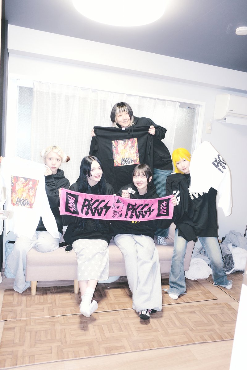 PIGGS ビビ サイン　チェキ　BIBI PIGGS ビビ サイン チェキ BIBI PIGGS BIBI ビビ SG「街underworld