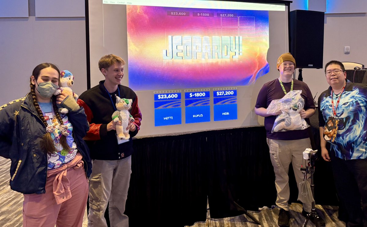 Wowee what a game of Furry Jeopardy at #AnthroNW! Congrats to