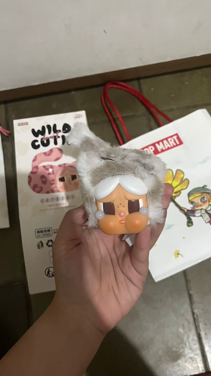 cipnedd's tweet photo. Jual pop mart cry baby ( dijual karna double) 210k, baru banget belum dipake, include box dan paper bag dari popmart
📍jogja/bandung
#wts https://t.co/JLxKXK0u37