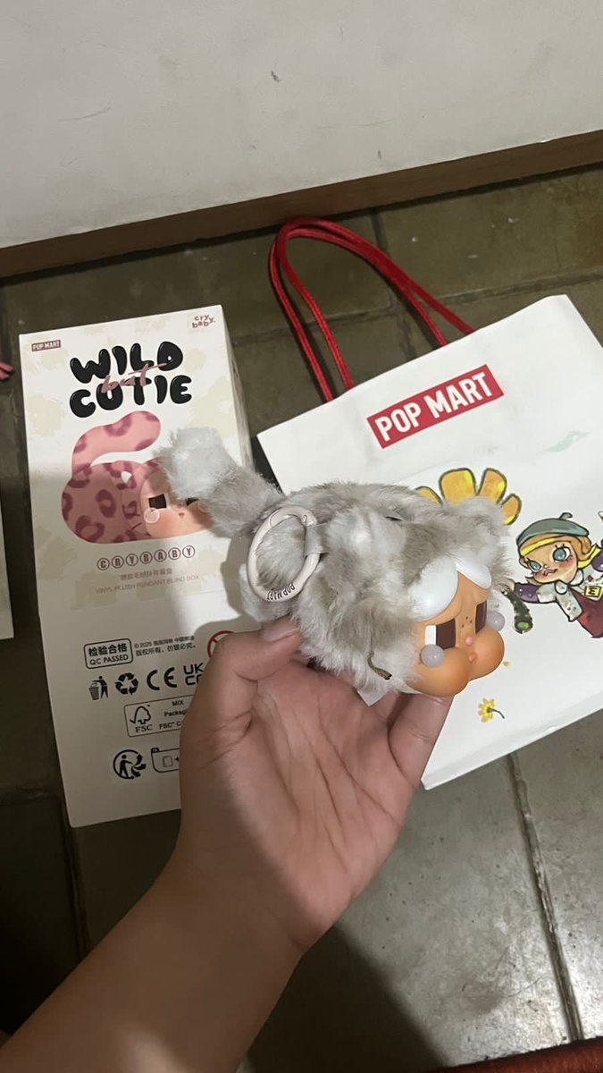 Jual pop mart cry baby ( dijual karna double) 210k, baru banget belum dipake, include box dan paper bag dari popmart
📍jogja/bandung
#wts