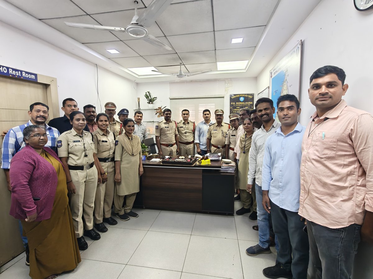 🎉 Happy New Year! 🎉

PS Domalguda wishes everyone a joyful, peaceful, and prosperous New Year.
Celebrate responsibly, follow traffic rules, and stay safe and happy always.
✨ Happy New Year to all! ✨PS Domalguda # Hyderabad City Police.