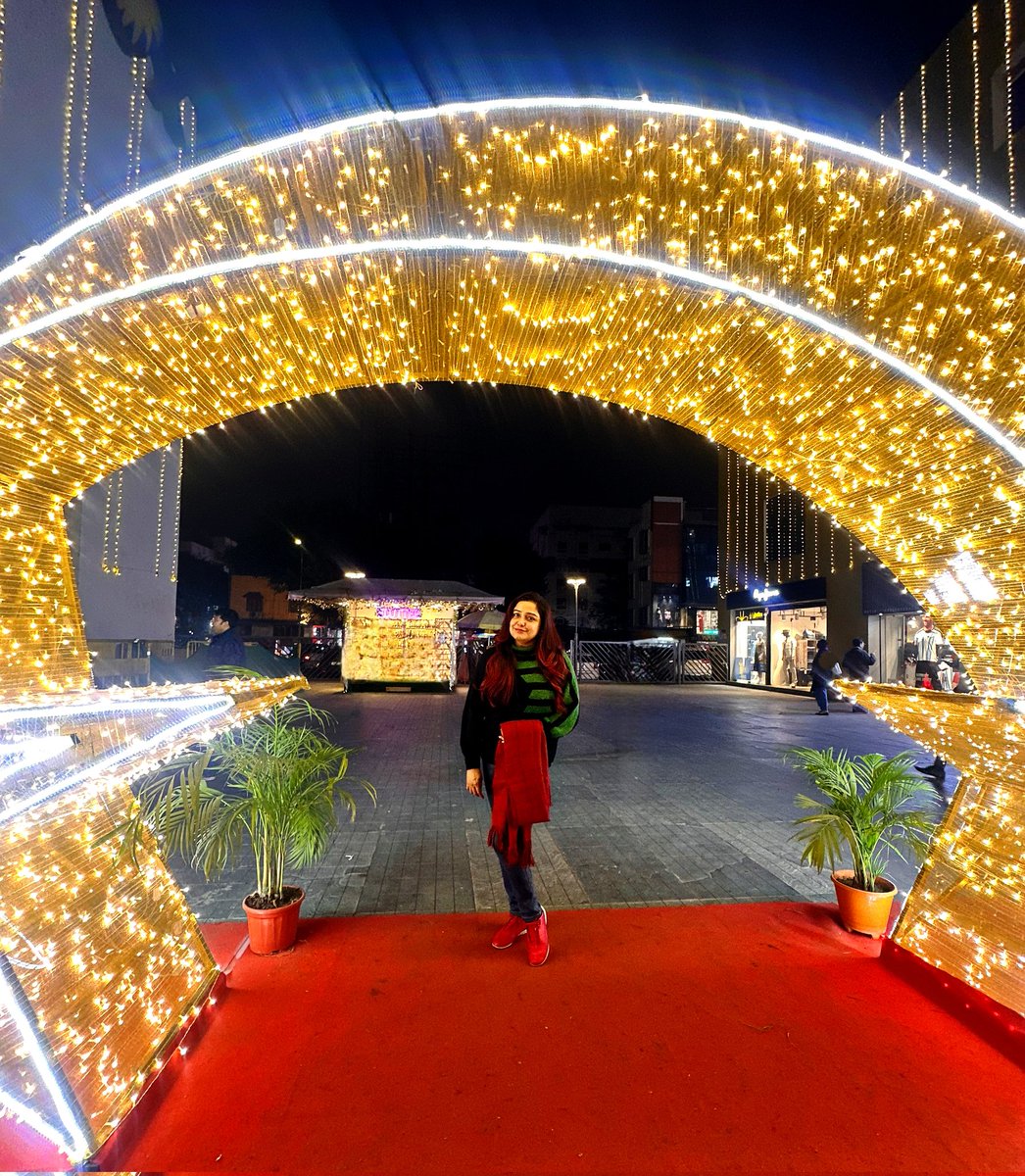 sayantani8's tweet image. Less bitter, more glitter, 365 new pages, 365 new opportunities, welcome 2026 ✨
#newyear #newdays #newopportunities  #newme