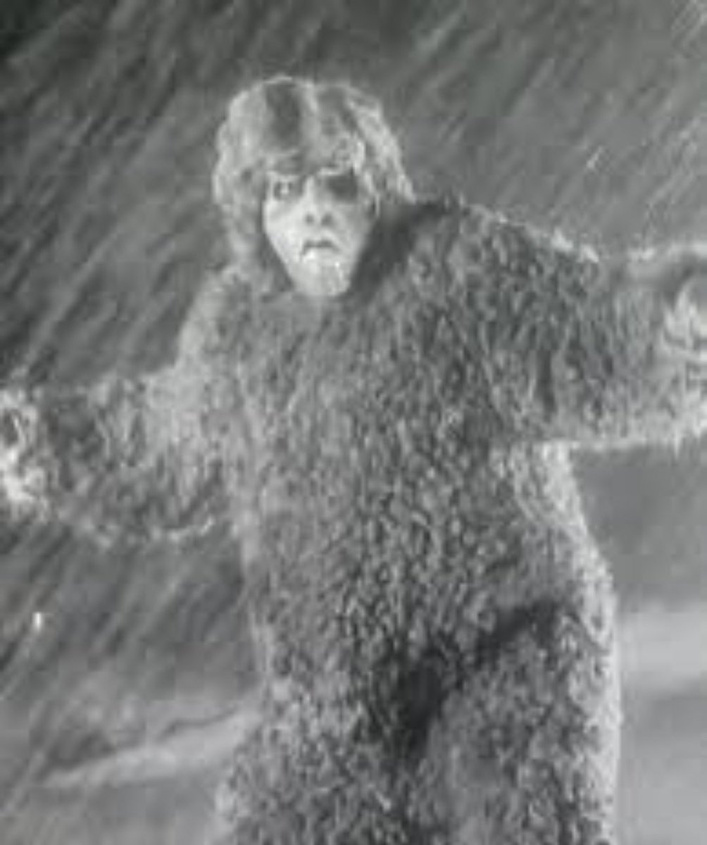 cashmere_guy's tweet photo. @TheNightGallery One of my favorites. I like to post this when flying. https://t.co/l7hRtDhYhA