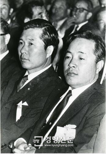 Patriot_KR's tweet image. 대한민국 망함의 시작점

이 새끼들 때문에 북한 핵무기 만들고
518 성역화, IMF 일어남

현대사 오점인 김일성 386주체사상 씨앗을 뿌린
3대를 멸해야 할 인물들