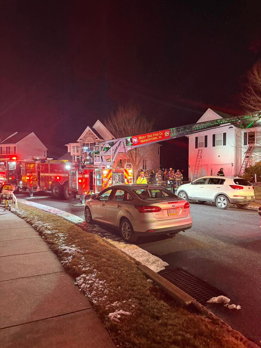 LlcMbip's tweet photo. Fire breaks out in a Bucks Co home in the 1800 block of Mayflower Dr early NYE night. 1 FF was injured and taken to local hospital. Our Thoughts and Prayers are with the home owners and FF.. Photos By 
MBIP Goodman 
#mbipowner #buckscountypa #NewYearsEve #ggb #firefighters https://t.co/MVN4YENT3F