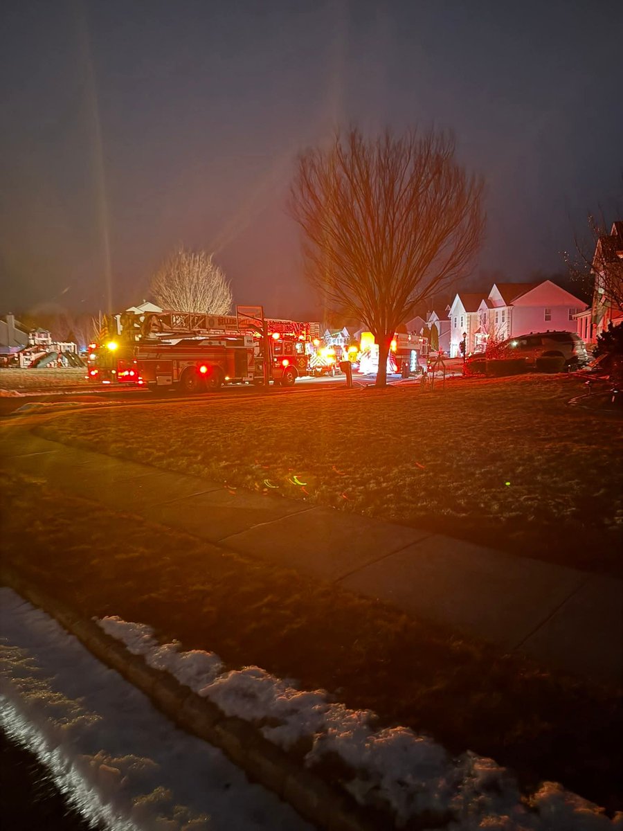 LlcMbip's tweet photo. Fire breaks out in a Bucks Co home in the 1800 block of Mayflower Dr early NYE night. 1 FF was injured and taken to local hospital. Our Thoughts and Prayers are with the home owners and FF.. Photos By 
MBIP Goodman 
#mbipowner #buckscountypa #NewYearsEve #ggb #firefighters https://t.co/MVN4YENT3F