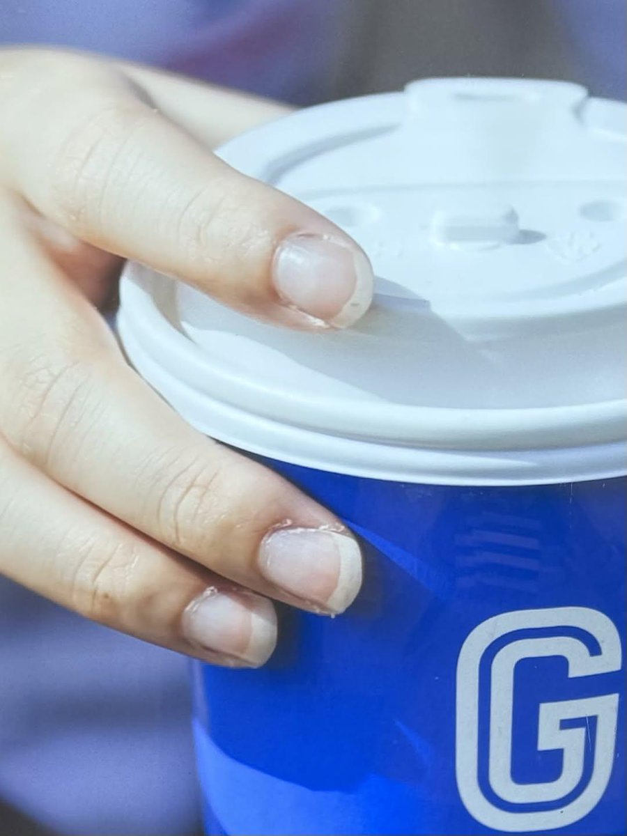 isusemasaviral's tweet photo. Please @gigicoffeemy you can do better at your Pavilion KL outlet’s poster. That long nails with cuticles holding the cup aint giving and representing the brand well. 
Not sure if issa vibe nowadays or yall just wanna keep is real. But yall can definitely do better. https://t.co/AWNi0YHfsR
