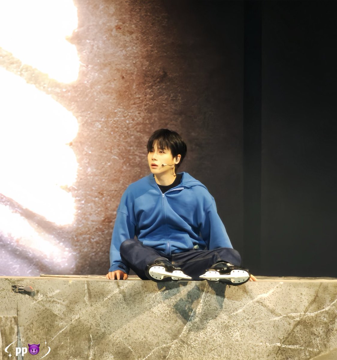 WwWwinter1124's tweet photo. 2025.12.24–30  ice show—
《Solo Leveling》

2025년의 마지막을 오빠와 함께할 수 있어서 정말 행복했어요.
2026년에도 함께 힘내요🥰🥰
（귀여운 장면들 몇 장 보낼게요 🥰）

#JINHWAN  #IKON #ジナン #김진환 
 #JAY #아이콘 @iKON_gnani_____ https://t.co/IMzOLRNphR