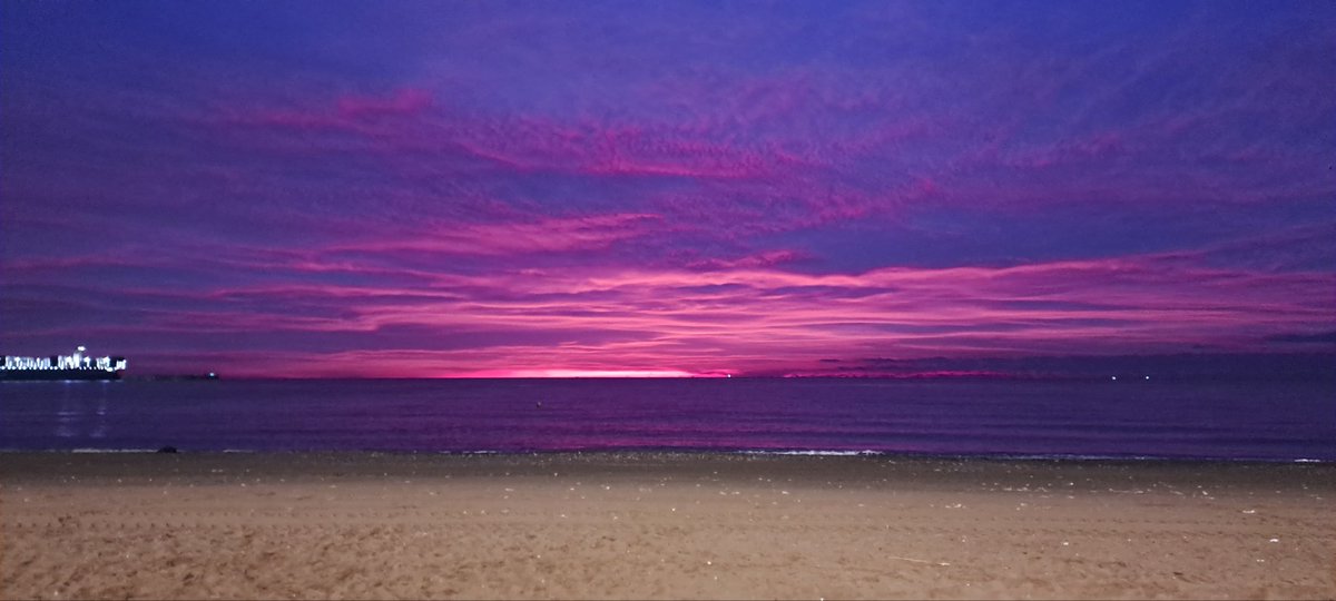 juancgiardin's tweet photo. Amanecer en @distritomlg #Distrito7 #CarreteradeCádiz ¡Buenos días! https://t.co/LUSjz98ztA